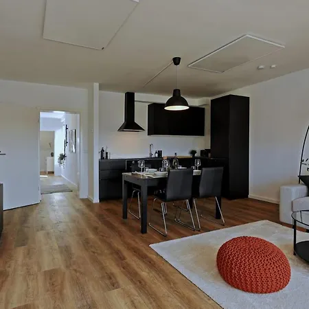 'traveller Lodge' Grosszuegiges - 3 Bedroom 10min To Hbf, Full Kitchen, Homeoffice, Netflix, Wifi Appartement
