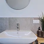 Apartment 'traveller Lodge' Grosszuegiges - 3 Bedroom 10min To Hbf, Full Kitchen, Homeoffice, Netflix, Wifi *