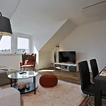 'traveller Lodge' Grosszuegiges - 3 Bedroom 10min To Hbf, Full Kitchen, Homeoffice, Netflix, Wifi