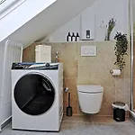 Apartment 'traveller Lodge' Grosszuegiges - 3 Bedroom 10min To Hbf, Full Kitchen, Homeoffice, Netflix, Wifi Dusseldorf