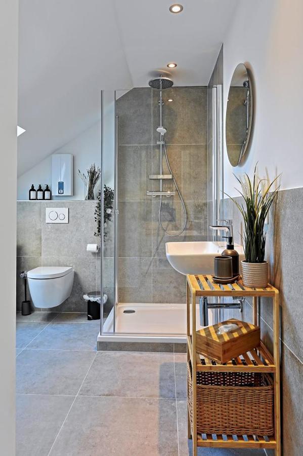 Apartment 'traveller Lodge' Grosszuegiges - 3 Bedroom 10min To Hbf, Full Kitchen, Homeoffice, Netflix, Wifi