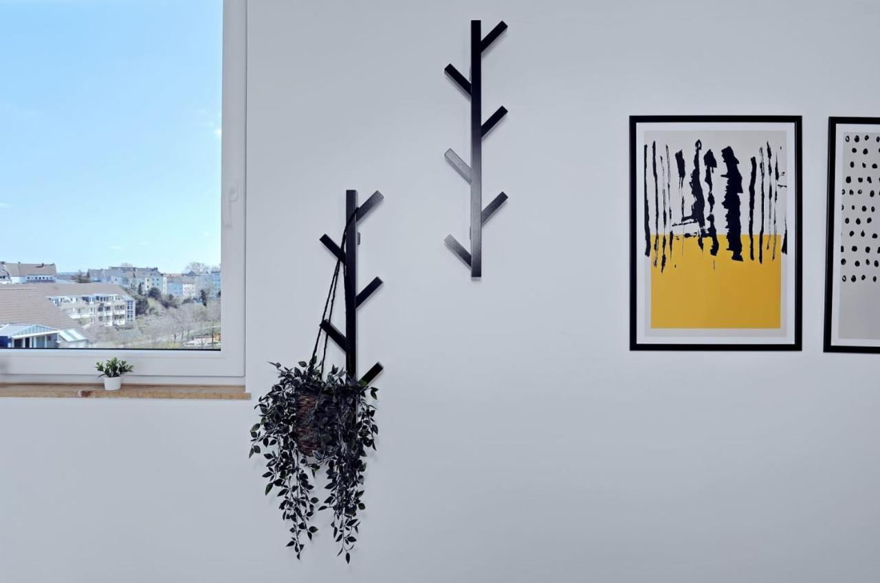 'traveller Lodge' Grosszuegiges - 3 Bedroom 10min To Hbf, Full Kitchen, Homeoffice, Netflix, Wifi Dusseldorf