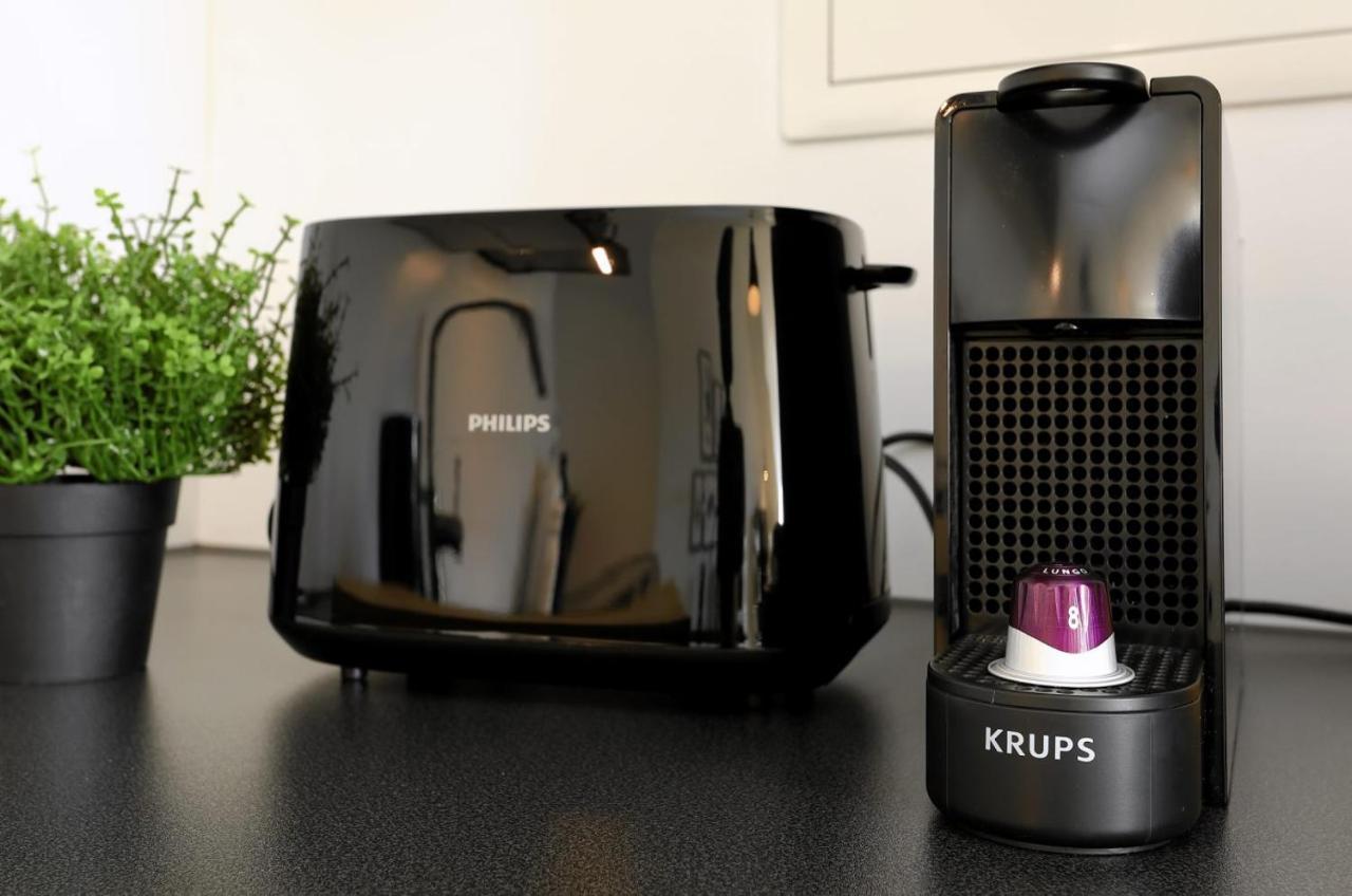 Apartment 'traveller Lodge' Grosszuegiges - 3 Bedroom 10min To Hbf, Full Kitchen, Homeoffice, Netflix, Wifi